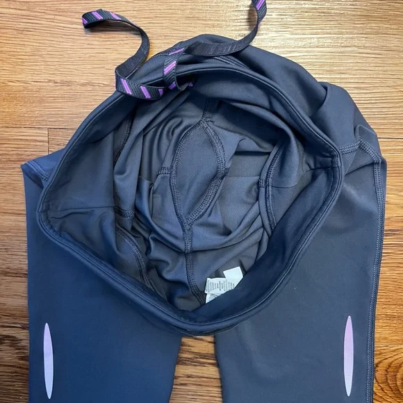 NWOT Under Armour réflective capris size x small - Picture 6 of 8